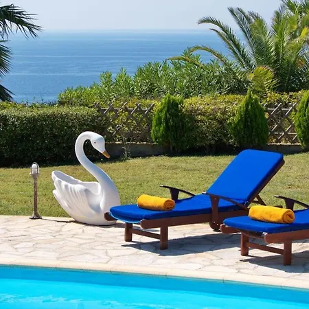 וילה Kleismata Sleeps 6 *