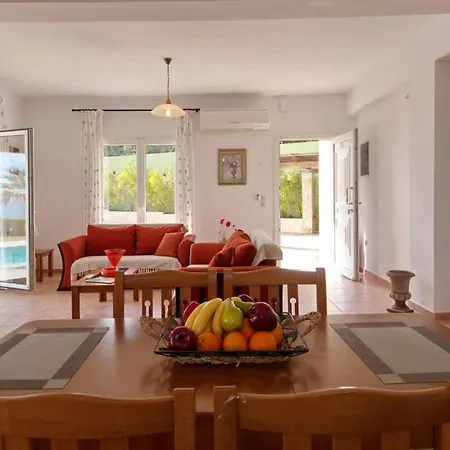 Βίλα Kleismata Sleeps 6 *